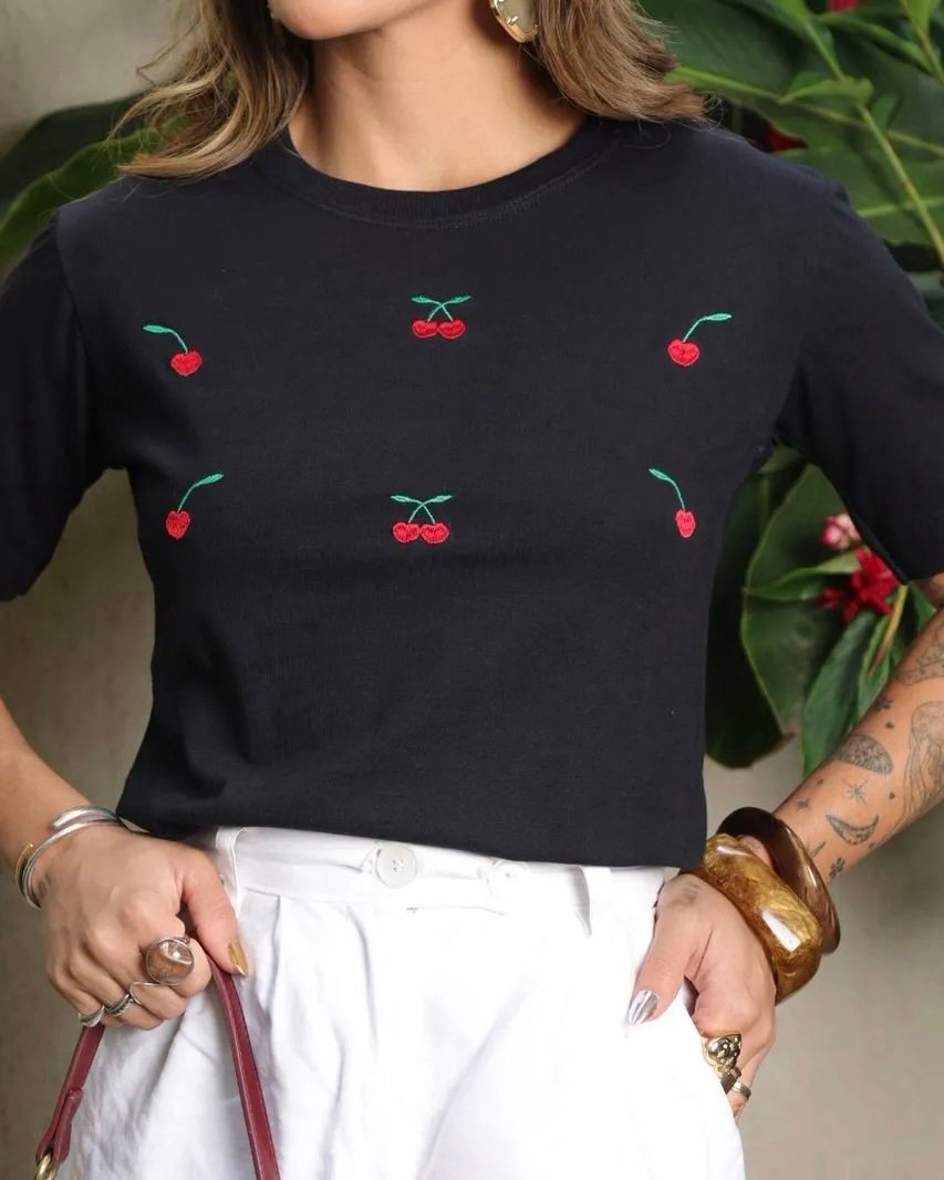 T-shirt Cerejas Preto